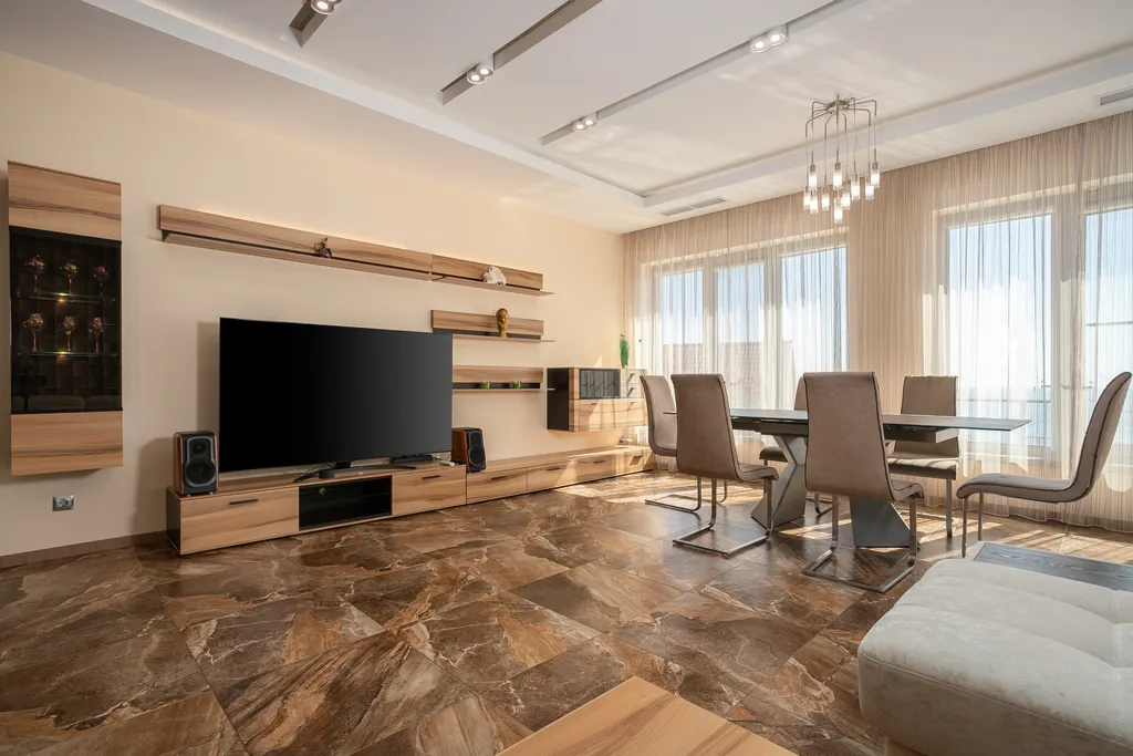 Дом с бассейном с видом на море