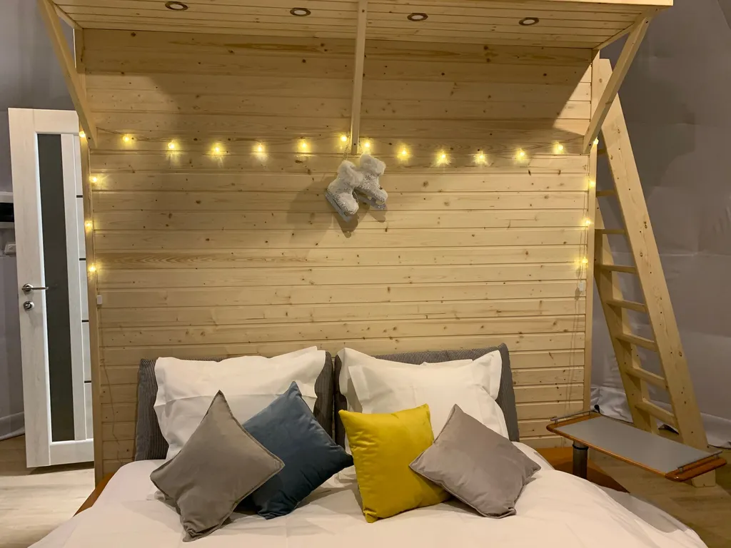 Чудесное место у озера с камином и русской баней