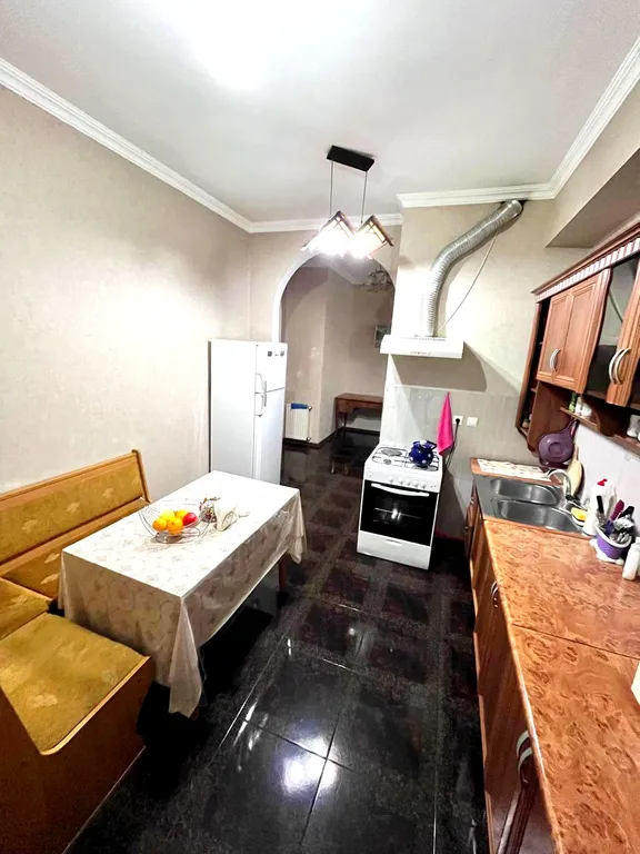 Большая и просторная квартира с двумя балконами в центре