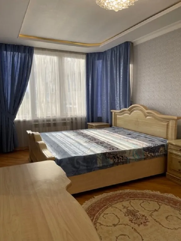 В центре