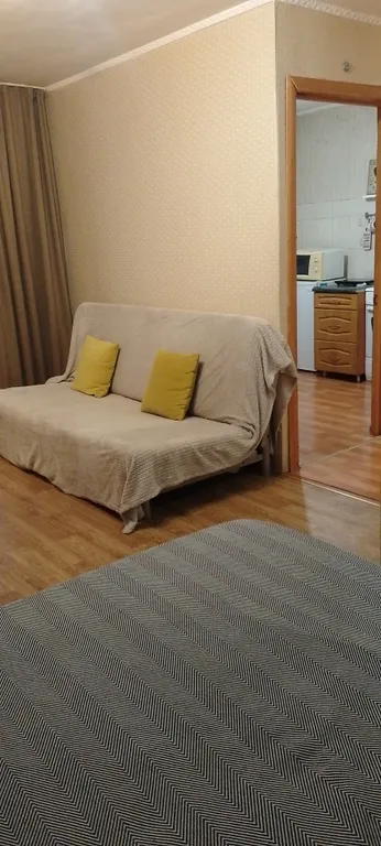 Квартира две остановки от вокзала