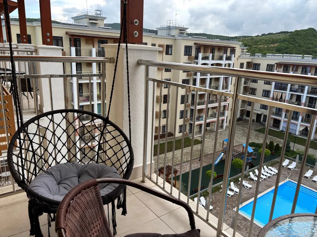 398 студия с бассейном для трёх человек