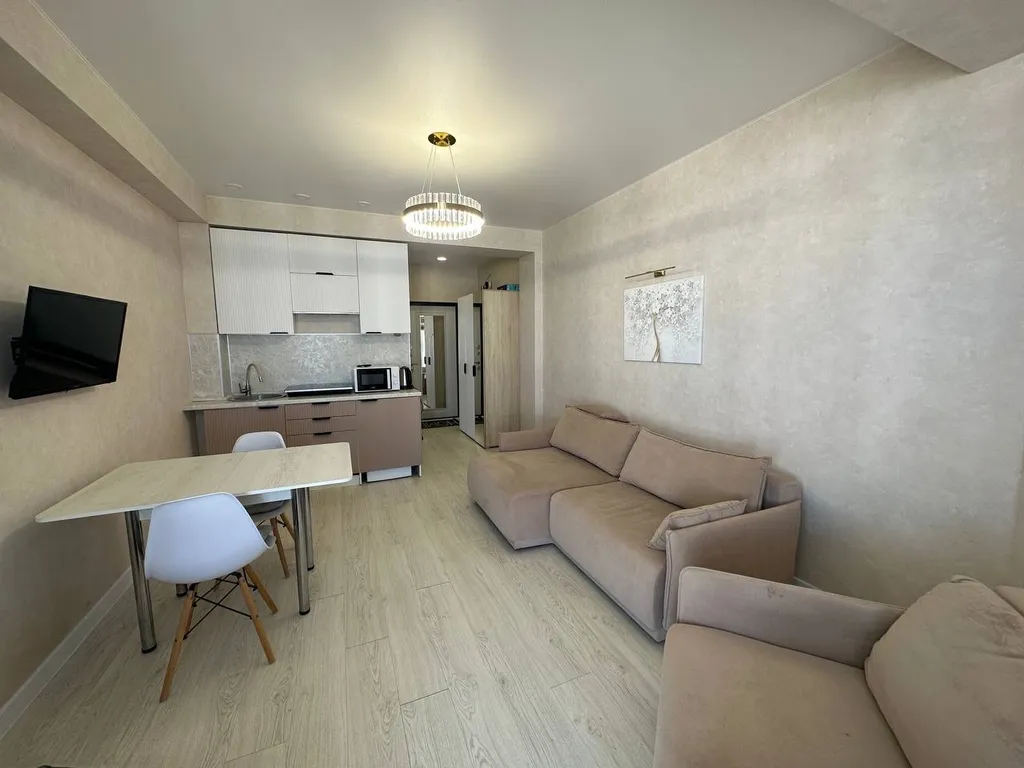 Апартамент с бассейном у моря