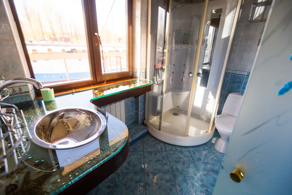 Дом на воде Nevo у берега Крестовского острова