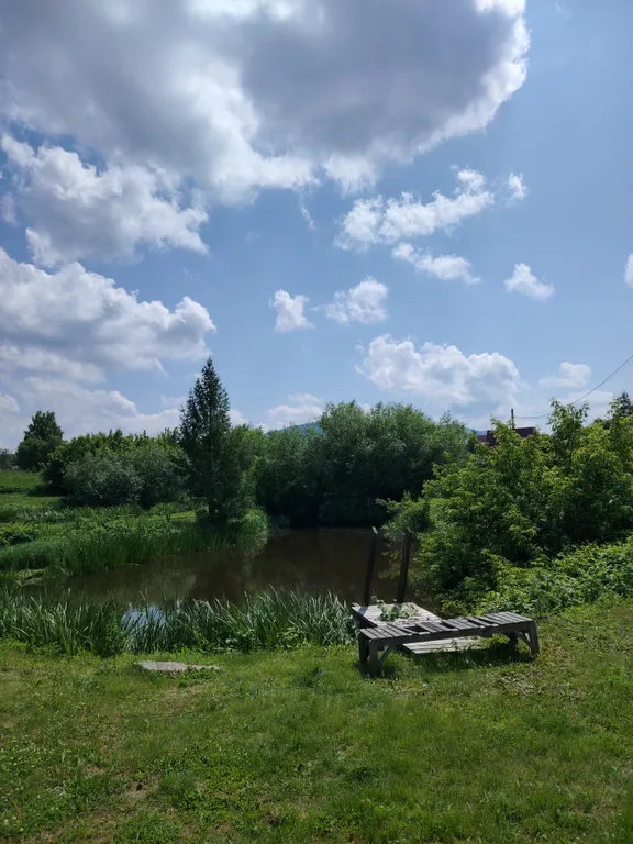 Уютный домик около озера