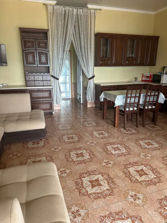 3-комнатная Квартира — аренда посуточно в Феодосия