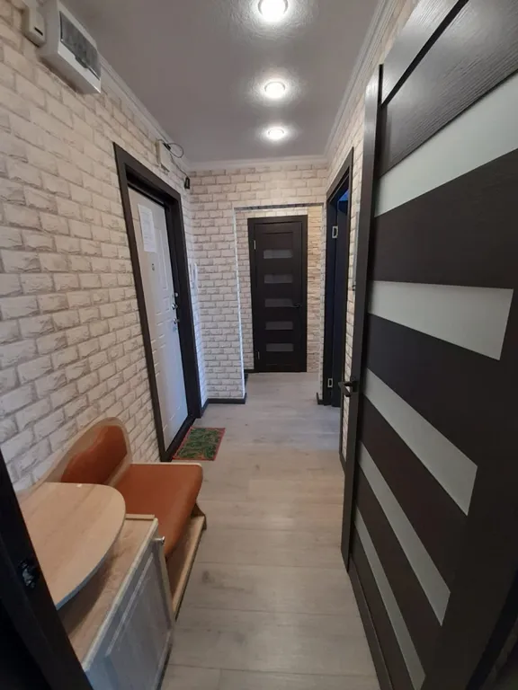 Квартира с балконом и видом на город и залив