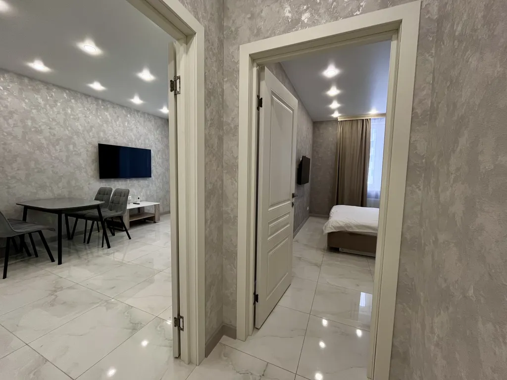 Просторная квартира со стильным интерьером и уютной атмосферой