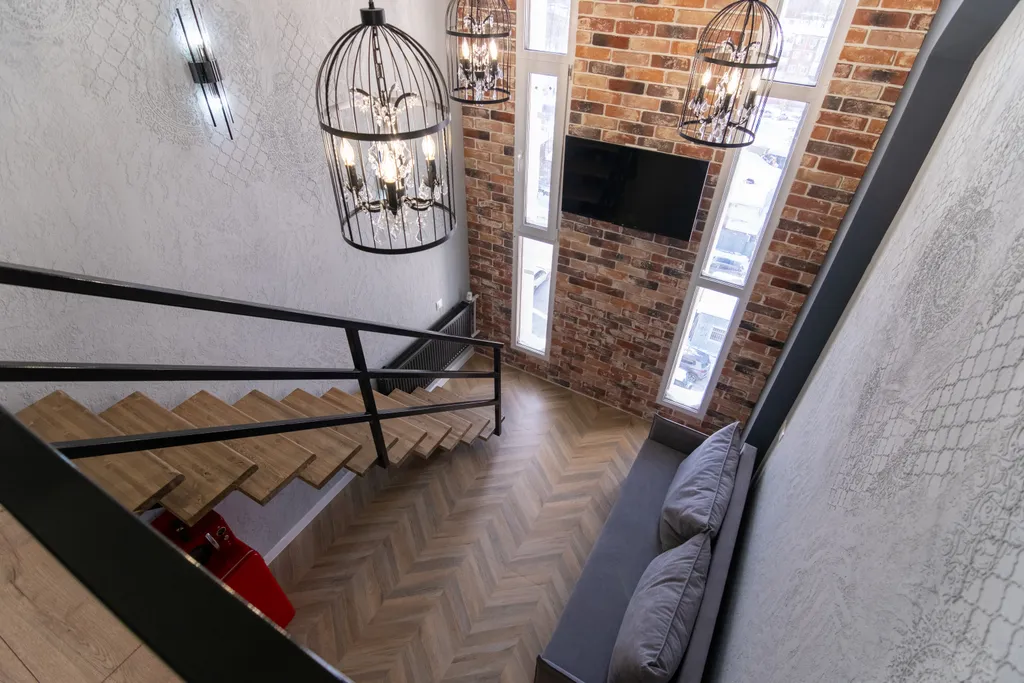 Двухэтажная студия с дизайнерским ремонтом