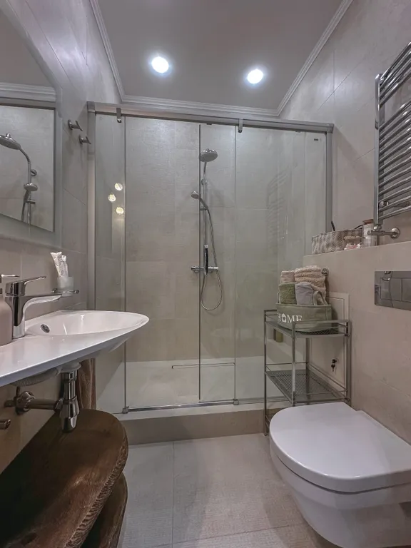 Квартира с видом на озеро в центре Светлогорска