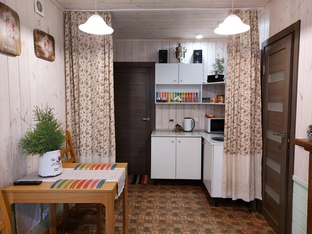 Маленький домик с ангелом