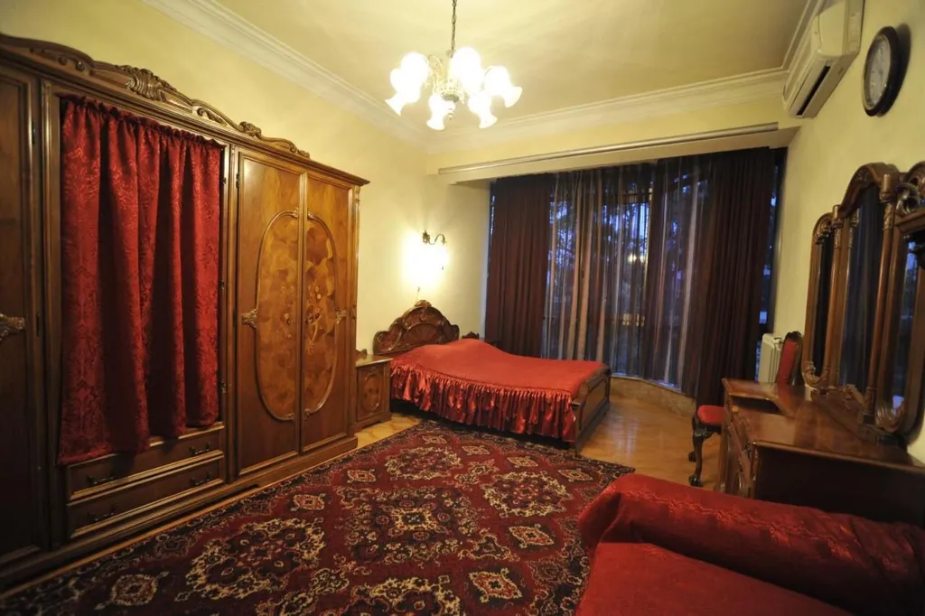 4-комнатная Квартира