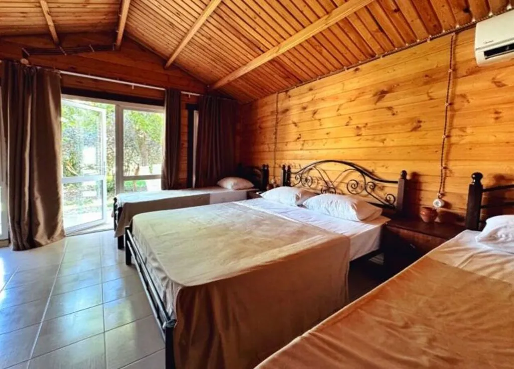 Коттедж 1-комнатный Дом — аренда посуточно в Лдзаа