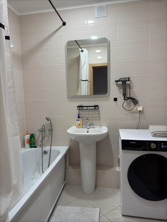 Новая 2-комнатная квартира с лоджией в центре курорта Завидово