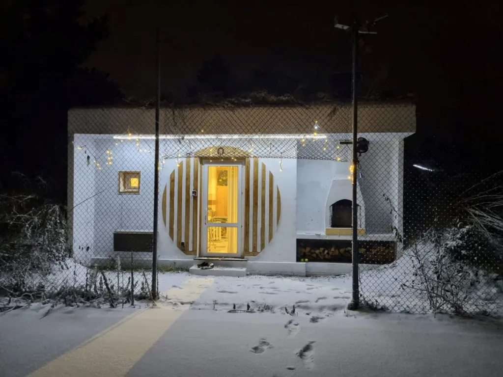 Дом и теннисный корт, сауна, камин недалеко от реки Москвы