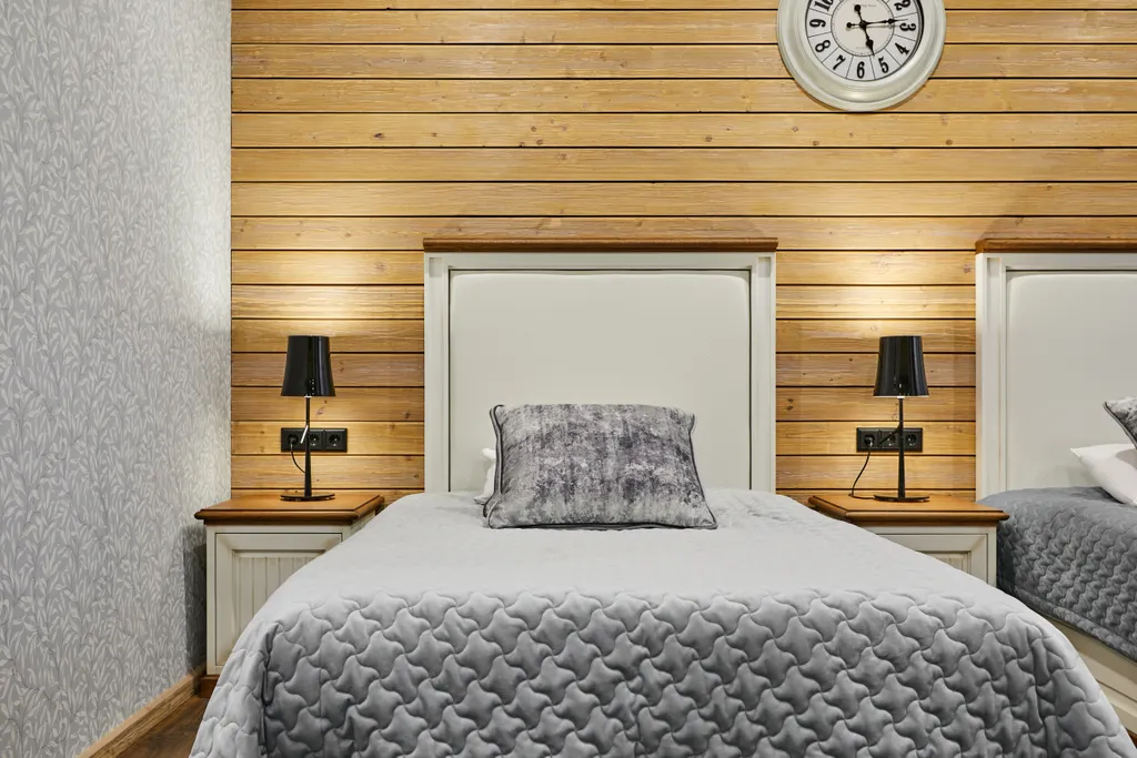 Улучшенный трехместный номер с раздельными кроватями и видом на озеро