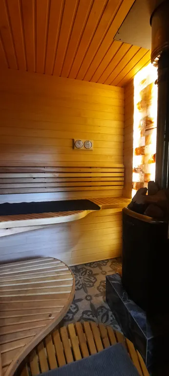 Домик на берегу Байкала