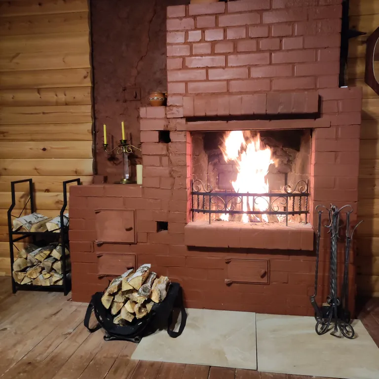 Дом с прудом