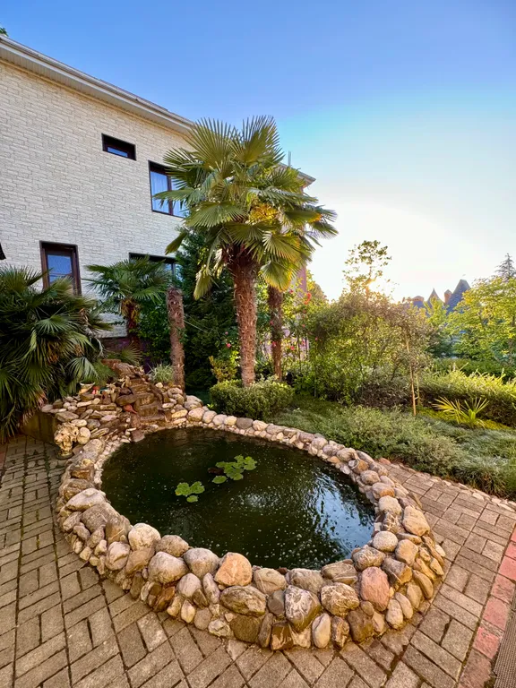 Дом на море с бассейном