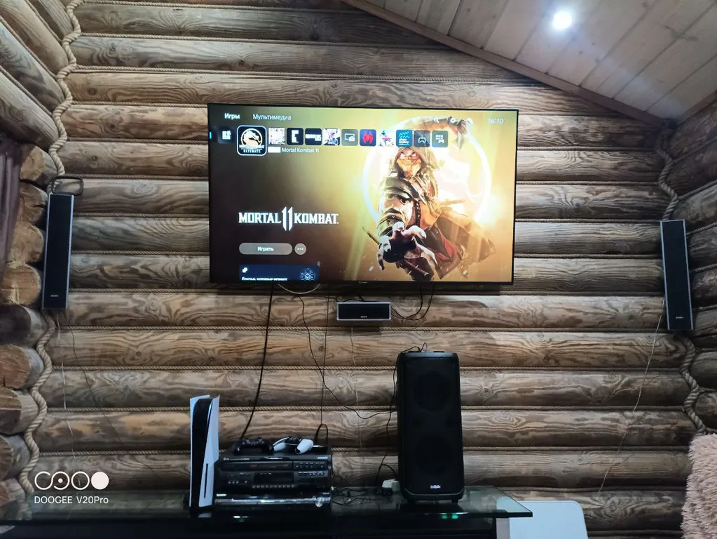 Дом изба в деревне с бассейном и баней