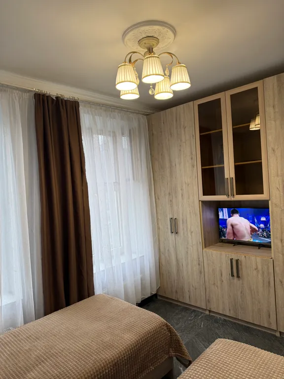 Уютная квартира с 2 изолированными спальнями с охраной