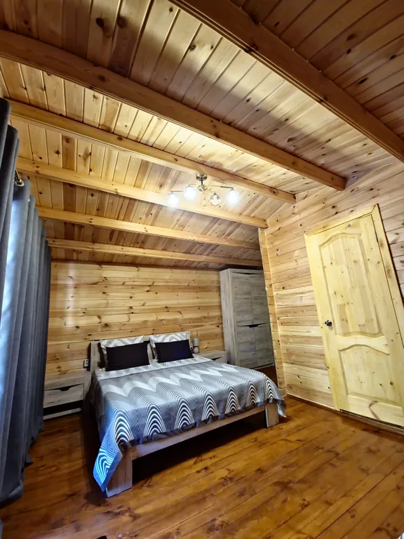 Коттедж Эко домик с парковкой возле горной реки — Гагра