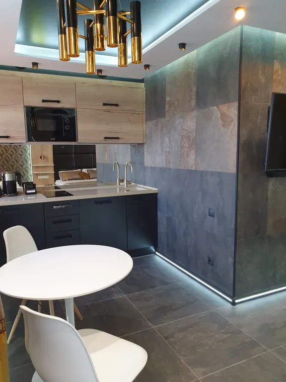 Студия с дизайнерским ремонтом