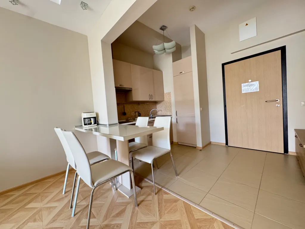 Уютная квартира в центре со своей террасой и бассейном