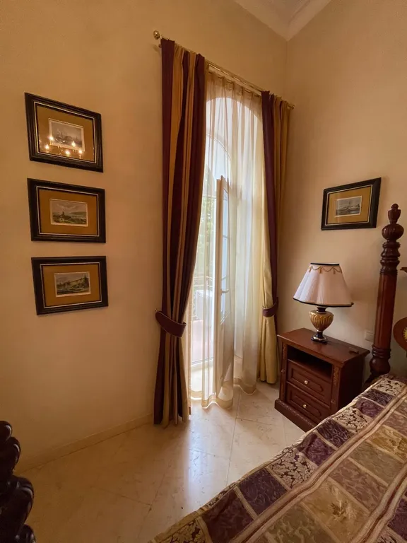 Шикарный люкс - итальянский натуральный мрамор и красное дерево