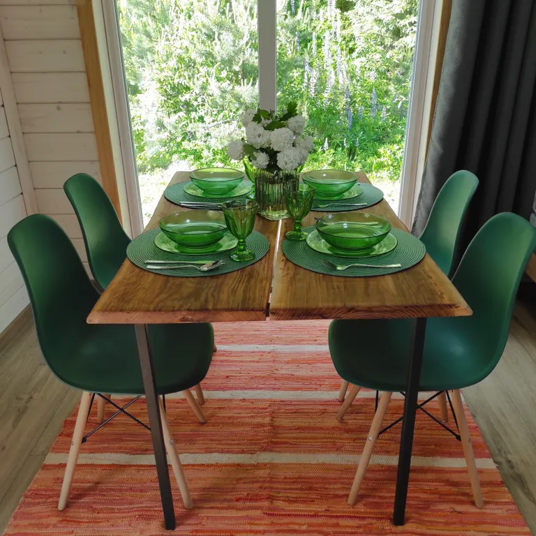 Экодомик из рубленого бревна с дровяной сауной