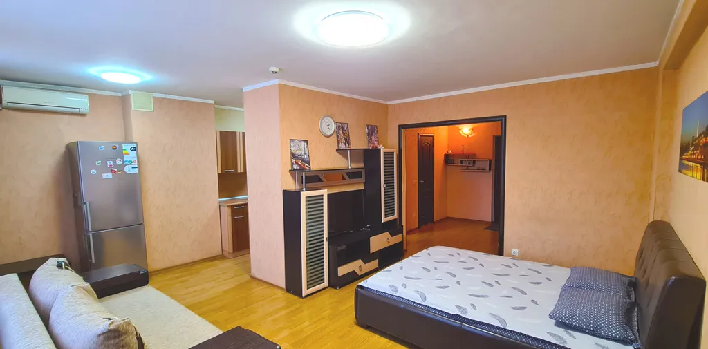 Квартира Большая студия в центре города — аренда посуточно в Ижевск