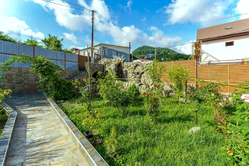 Дом с бассейном