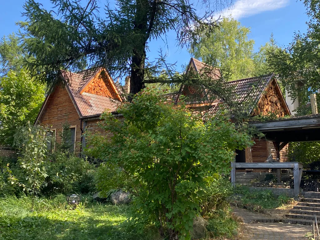 Дом с прудом у леса с хвойным оазисом в 3 км от ГЛЦ Абзаково до 8 гос.