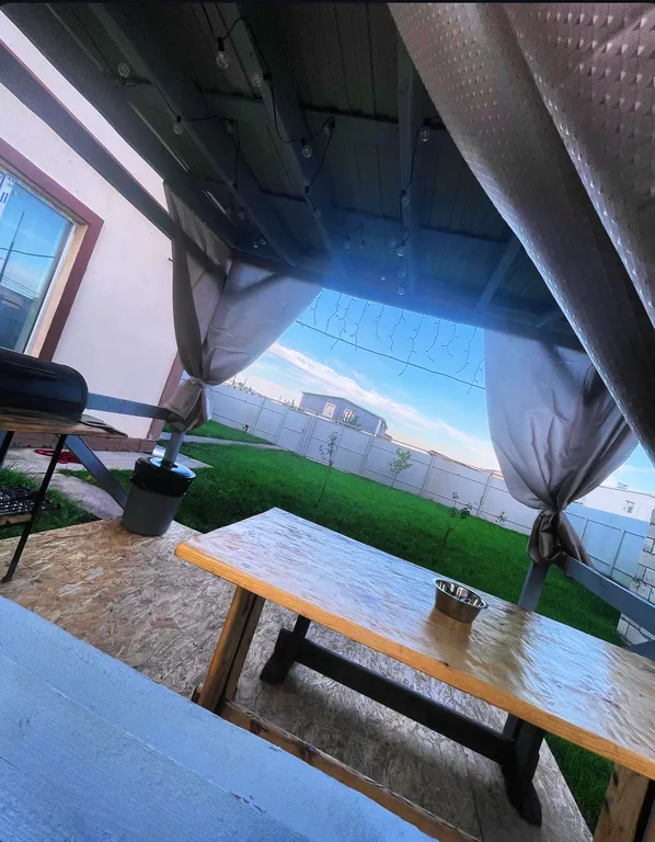 Уютный дом с баней и бассейном в 10 минутах от города