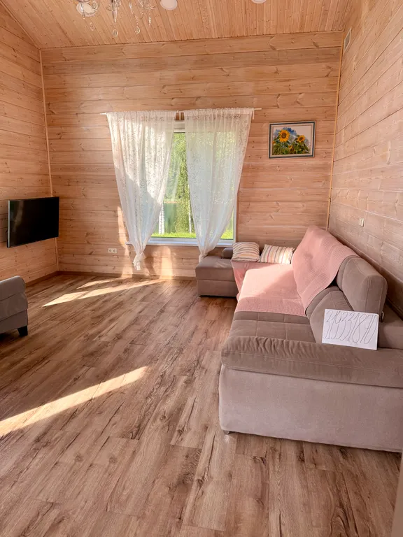 Домик с озером