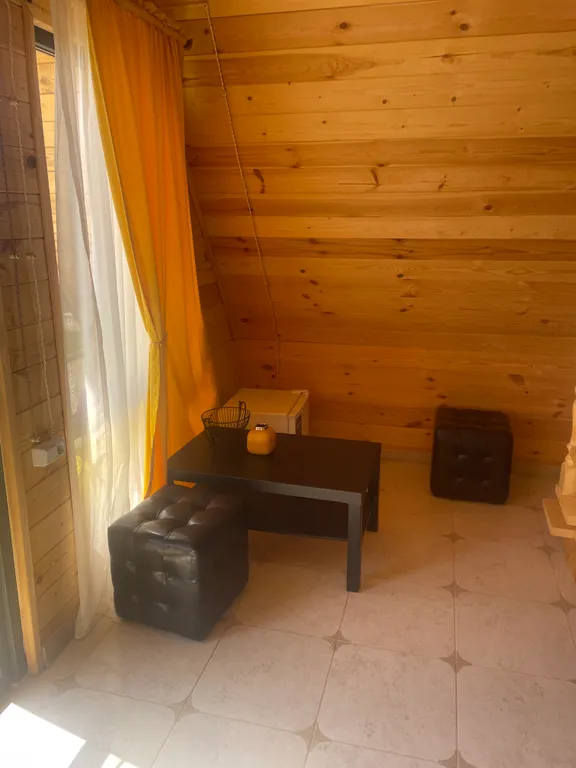 Атмосферные дома a-frame на берегу моря