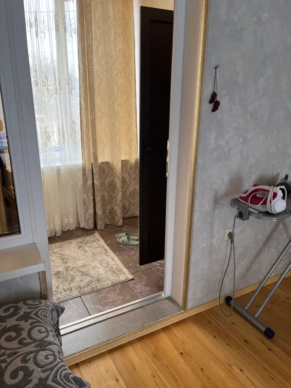 Светлая студия с видом на горы