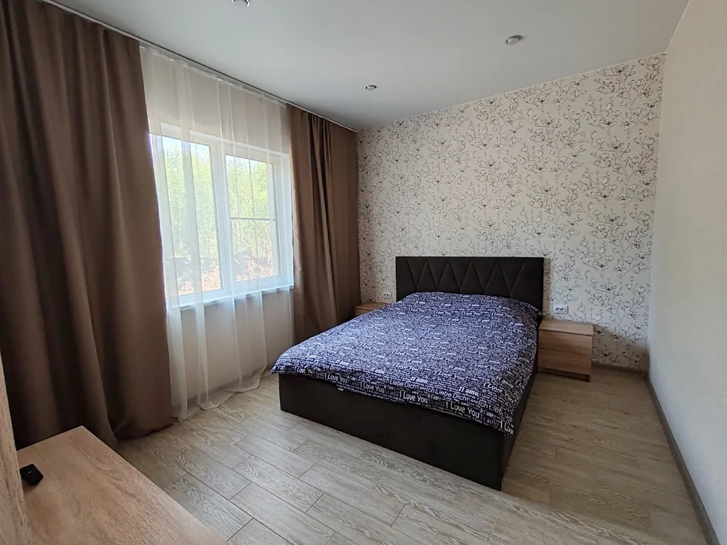 Квартира 3-комнатные апартаменты в гостевом комплексе Лето — аренда посуточно в Псков