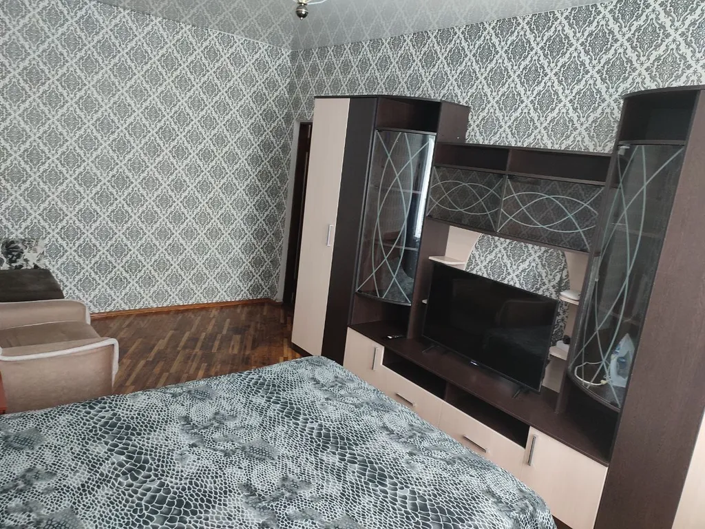 Уютная квартира со своим двориком и стоянкой