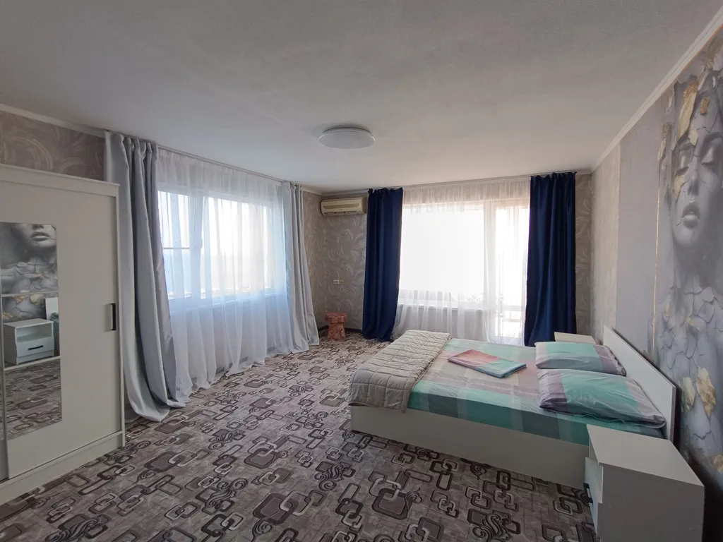 Дом с бассейном и баней