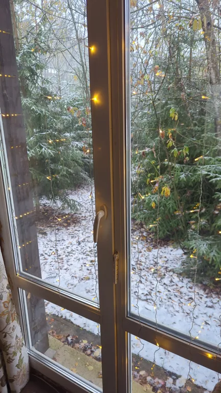 Коттедж Уютный домик с камином и бассейном — Глазово