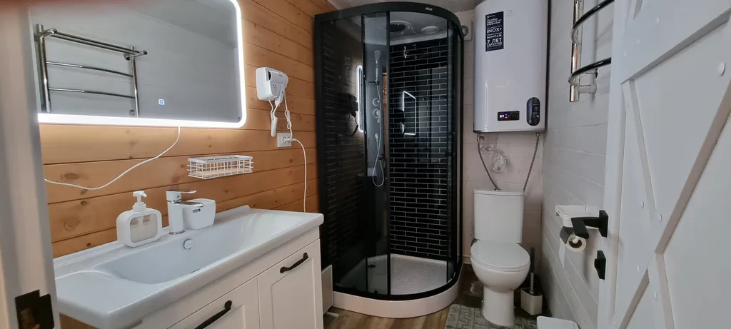 Коттедж Дом с террасой в лесу рядом с речкой — Архыз