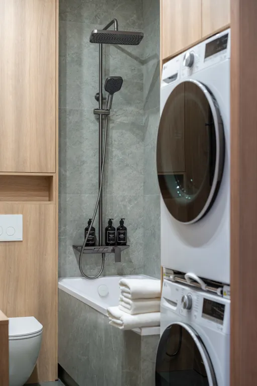 Просторная дизайнерская квартира с видовой терассой на берегу моря