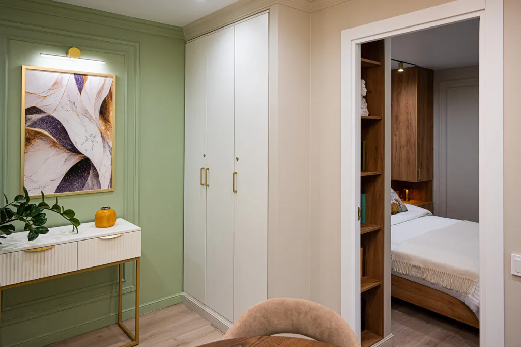 Трёхкомнатная квартира на набережной в центре Великого Новгорода