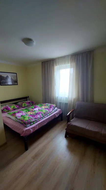 Большой коттедж у озера