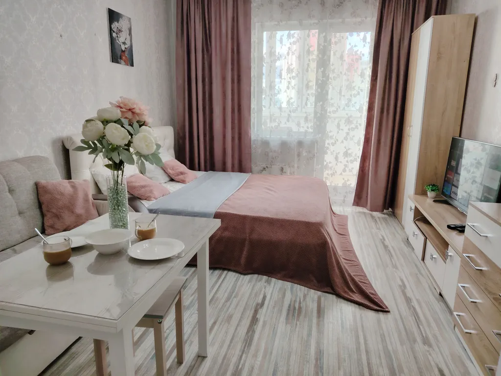 Квартира Студия у Ауры — аренда посуточно в Сургут