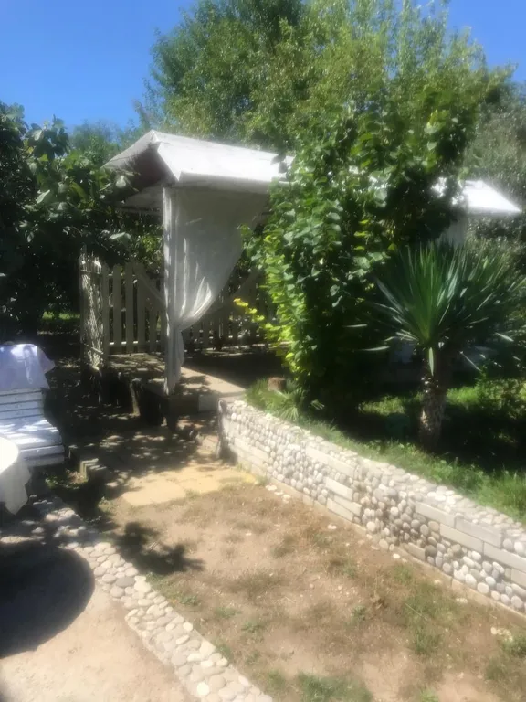 Комната в частном доме с большим двором