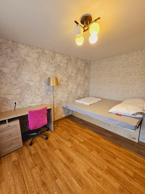 Уютная квартира с огромной кроватью на Металлургов