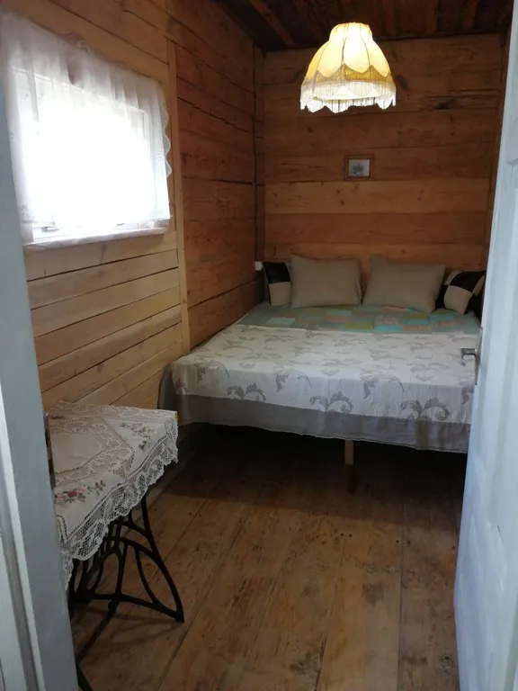 Домик-музей в Беловежской Пуще Беловежская светлица с печью и огнем