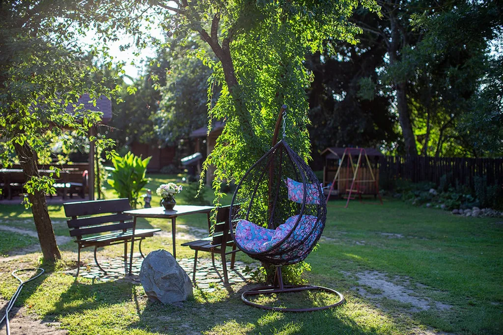 Агроусадьба в хуторской тиши с камином, сеновалом и сном на пчелах
